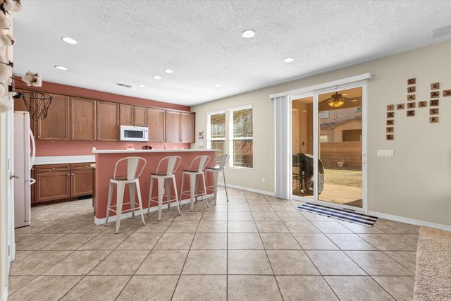 8404 Wild Dunes Avenue NW, Albuquerque, NM 87120