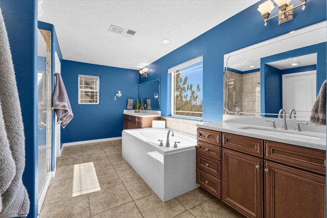 8404 Wild Dunes Avenue NW, Albuquerque, NM 87120