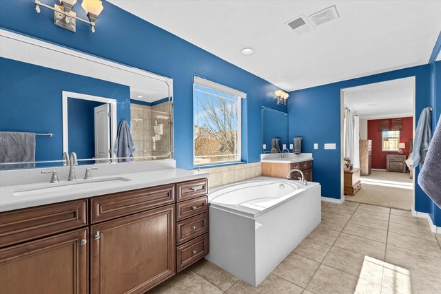 8404 Wild Dunes Avenue NW, Albuquerque, NM 87120