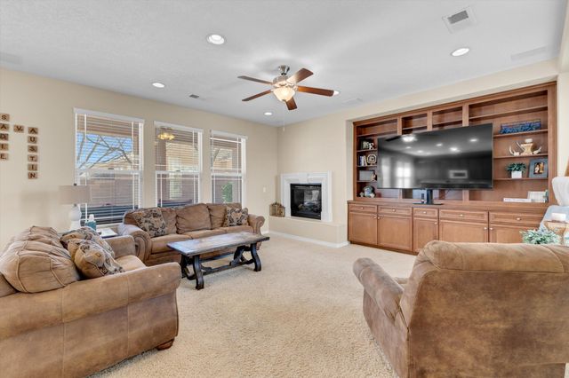 8404 Wild Dunes Avenue NW, Albuquerque, NM 87120