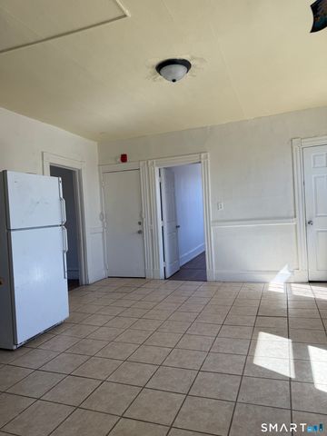 198 Oak Street, New Britain, CT 06051