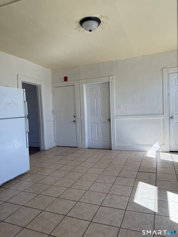 198 Oak Street, New Britain, CT 06051