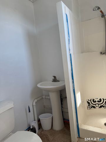 198 Oak Street, New Britain, CT 06051