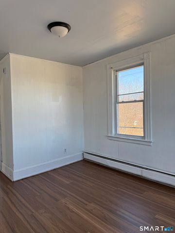 198 Oak Street, New Britain, CT 06051