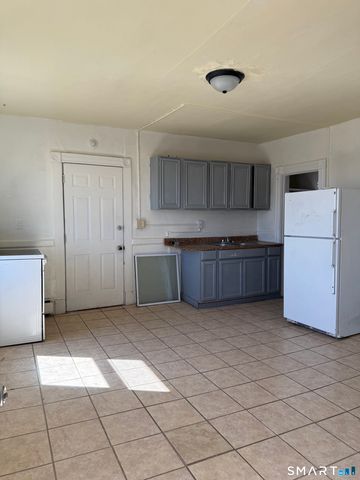 198 Oak Street, New Britain, CT 06051