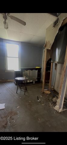 1418 Hazel St, Louisville, KY 40211