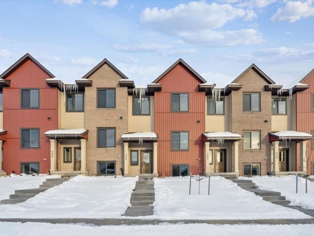 946 Dubs Drive, Iowa City, IA 52246