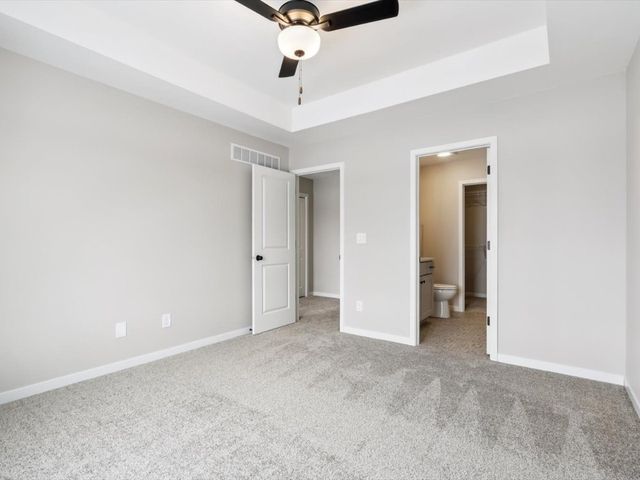 946 Dubs Drive, Iowa City, IA 52246