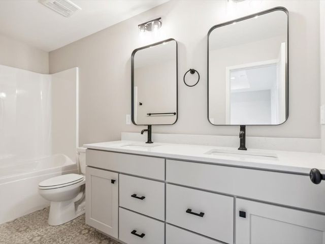 946 Dubs Drive, Iowa City, IA 52246