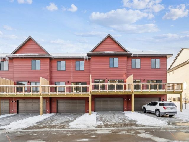 946 Dubs Drive, Iowa City, IA 52246