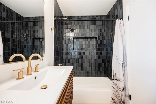 608 Tam O Shanter, Las Vegas, NV 89109