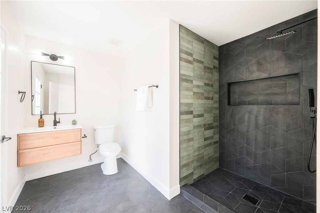 608 Tam O Shanter, Las Vegas, NV 89109 — photo 2