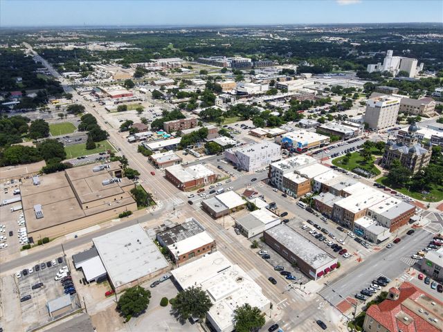 221-223 N Locust Street, Denton, TX 76201