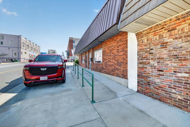 221-223 N Locust Street, Denton, TX 76201