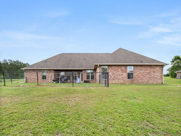 638 Stanley, Leesville, LA 71446