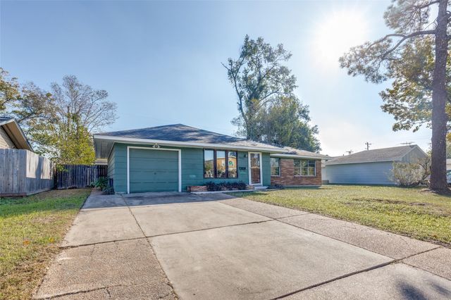 5822 Black Gum Drive, Houston, TX 77092