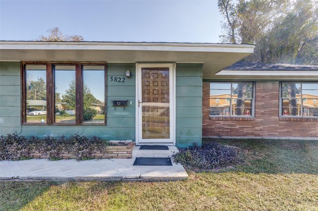 5822 Black Gum Drive, Houston, TX 77092