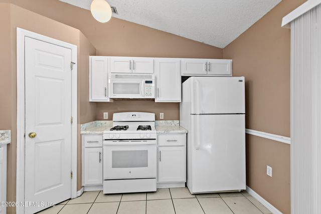 7323 LAWN TENNIS Lane, Jacksonville, FL 32277