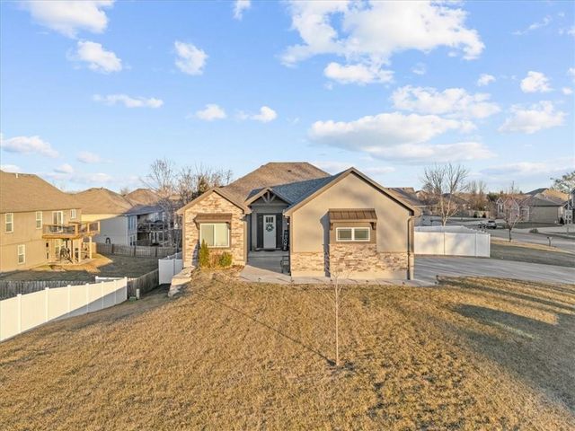 12100 Astor Court, Peculiar, MO 64078