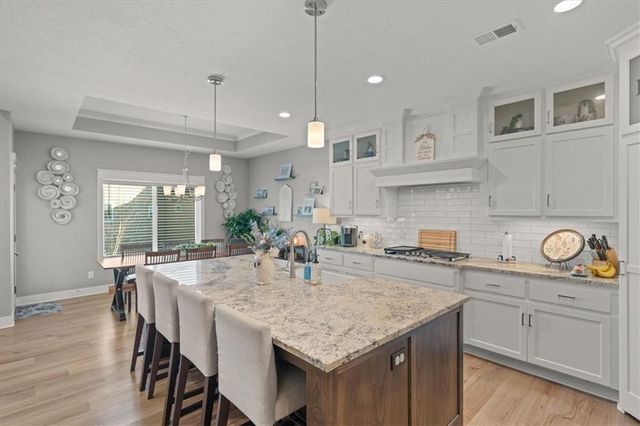 12100 Astor Court, Peculiar, MO 64078