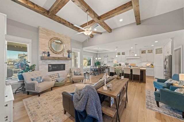 12100 Astor Court, Peculiar, MO 64078