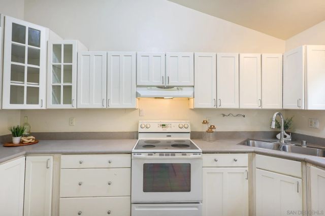 7700 Parkway Dr Unit 2, La Mesa, CA 91942