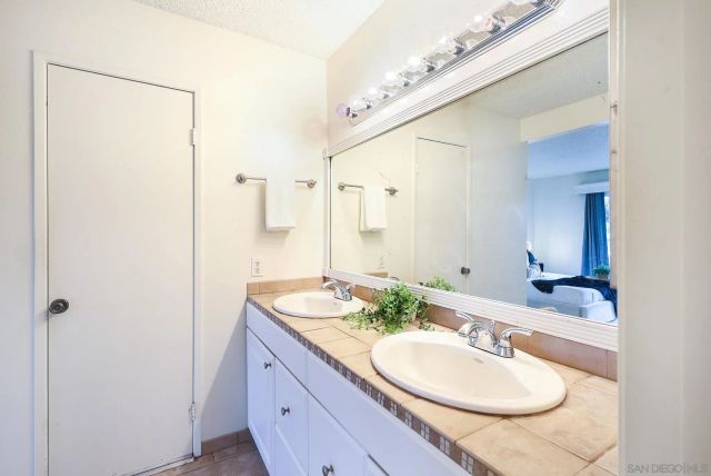 7700 Parkway Dr Unit 2, La Mesa, CA 91942