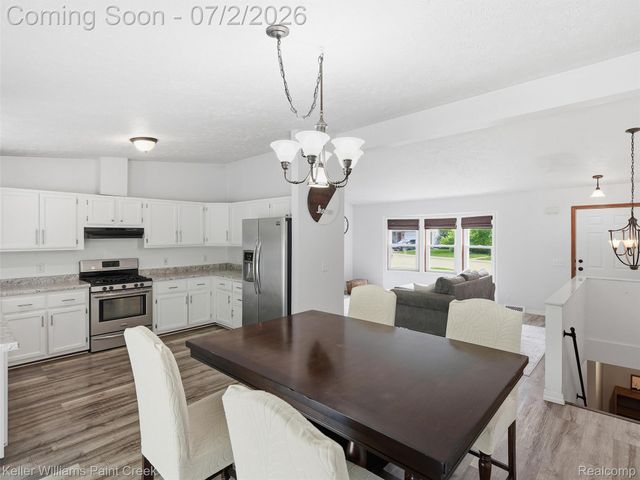 25689 Peppertree Lane, Warren, MI 48091