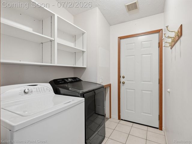 25689 Peppertree Lane, Warren, MI 48091