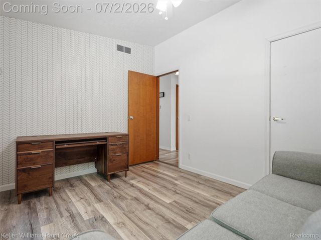25689 Peppertree Lane, Warren, MI 48091