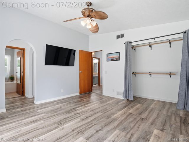 25689 Peppertree Lane, Warren, MI 48091