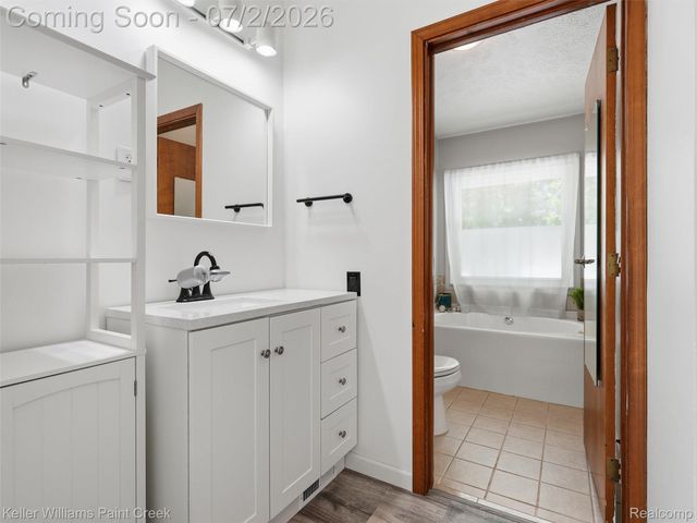 25689 Peppertree Lane, Warren, MI 48091
