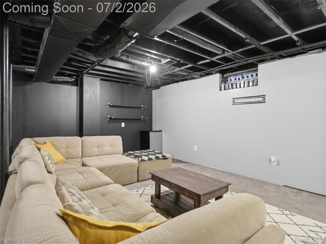 25689 Peppertree Lane, Warren, MI 48091