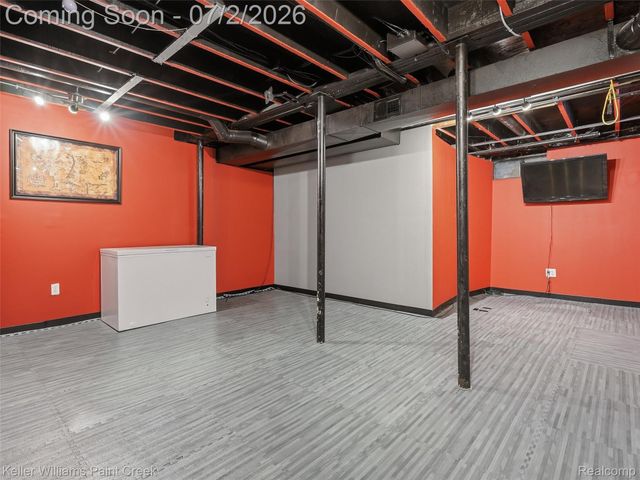25689 Peppertree Lane, Warren, MI 48091