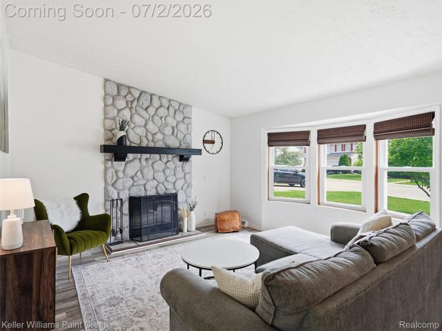 25689 Peppertree Lane, Warren, MI 48091