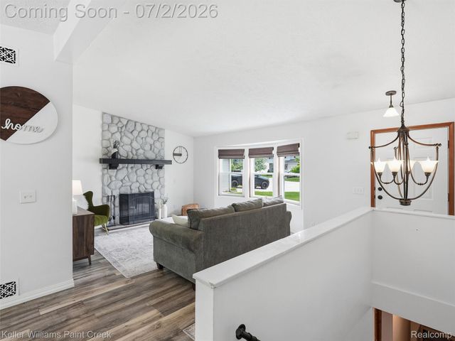 25689 Peppertree Lane, Warren, MI 48091