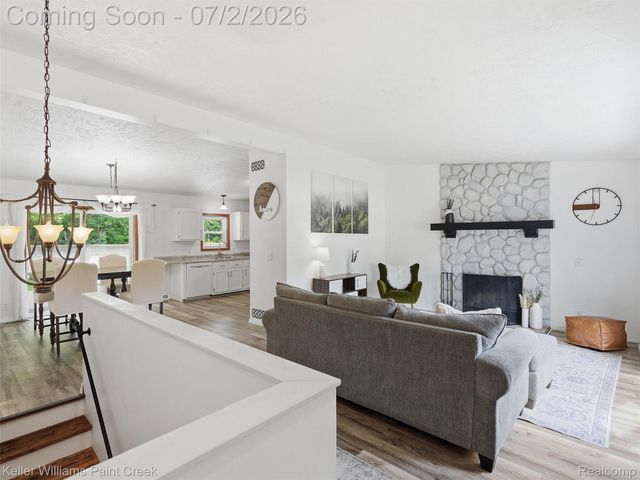 25689 Peppertree Lane, Warren, MI 48091
