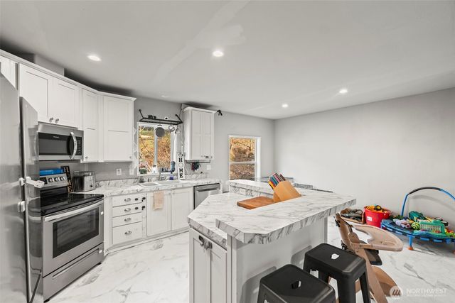 3762 W Cloquallum Road, Shelton, WA 98584