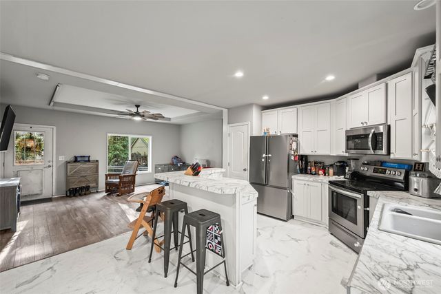 3762 W Cloquallum Road, Shelton, WA 98584