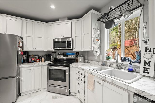 3762 W Cloquallum Road, Shelton, WA 98584