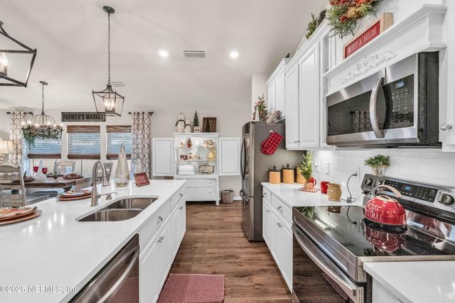 9652 BRIDGEWAY Avenue, Jacksonville, FL 32222