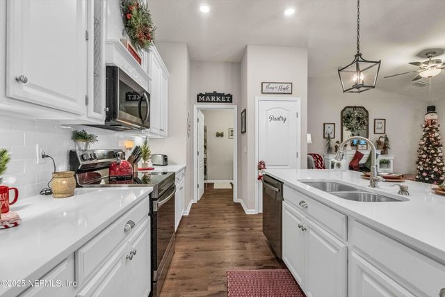 9652 BRIDGEWAY Avenue, Jacksonville, FL 32222