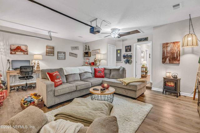 9652 BRIDGEWAY Avenue, Jacksonville, FL 32222