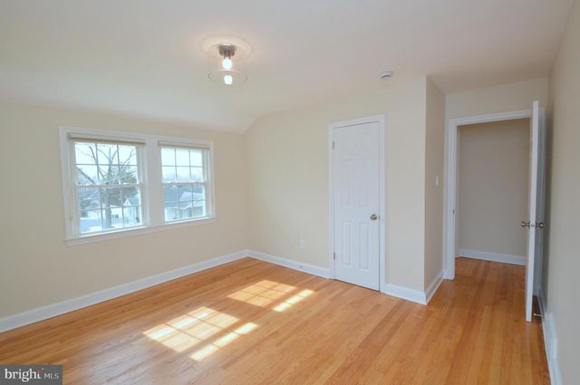2441 N MCKINLEY ST, Arlington, VA 22207