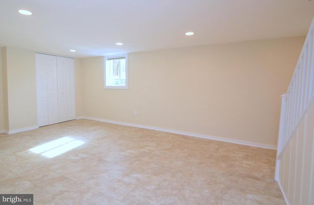 2441 N MCKINLEY ST, Arlington, VA 22207