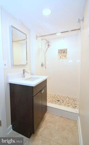 2441 N MCKINLEY ST, Arlington, VA 22207