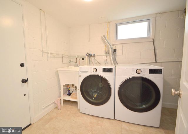 2441 N MCKINLEY ST, Arlington, VA 22207