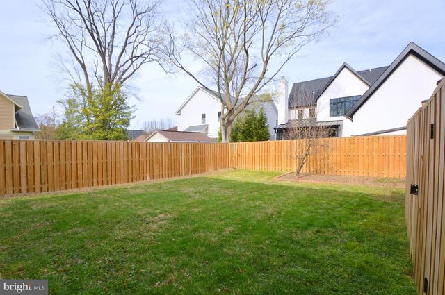 2441 N MCKINLEY ST, Arlington, VA 22207
