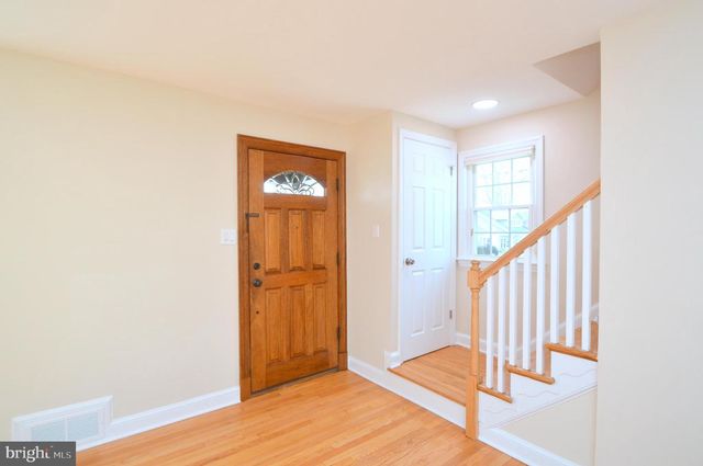 2441 N MCKINLEY ST, Arlington, VA 22207