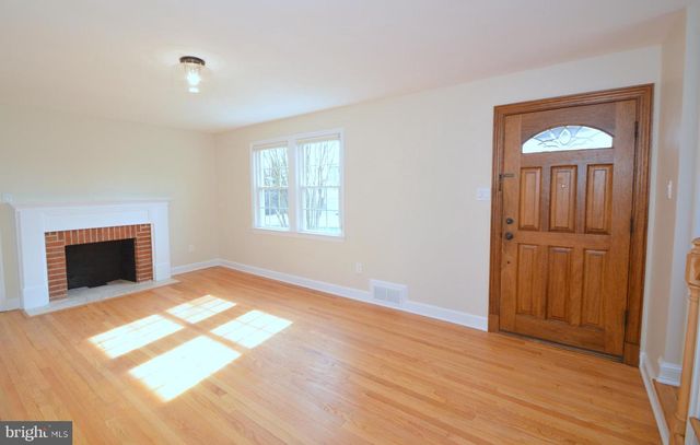 2441 N MCKINLEY ST, Arlington, VA 22207